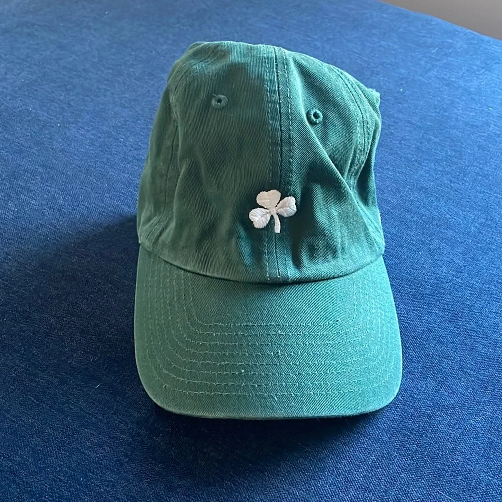 St. Patrick’s Day hat three leaf clover - Picture 1 of 3